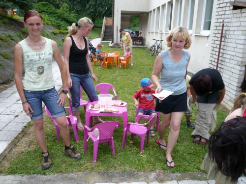 Opékání špekáčků v MŠ - 29.6.2011